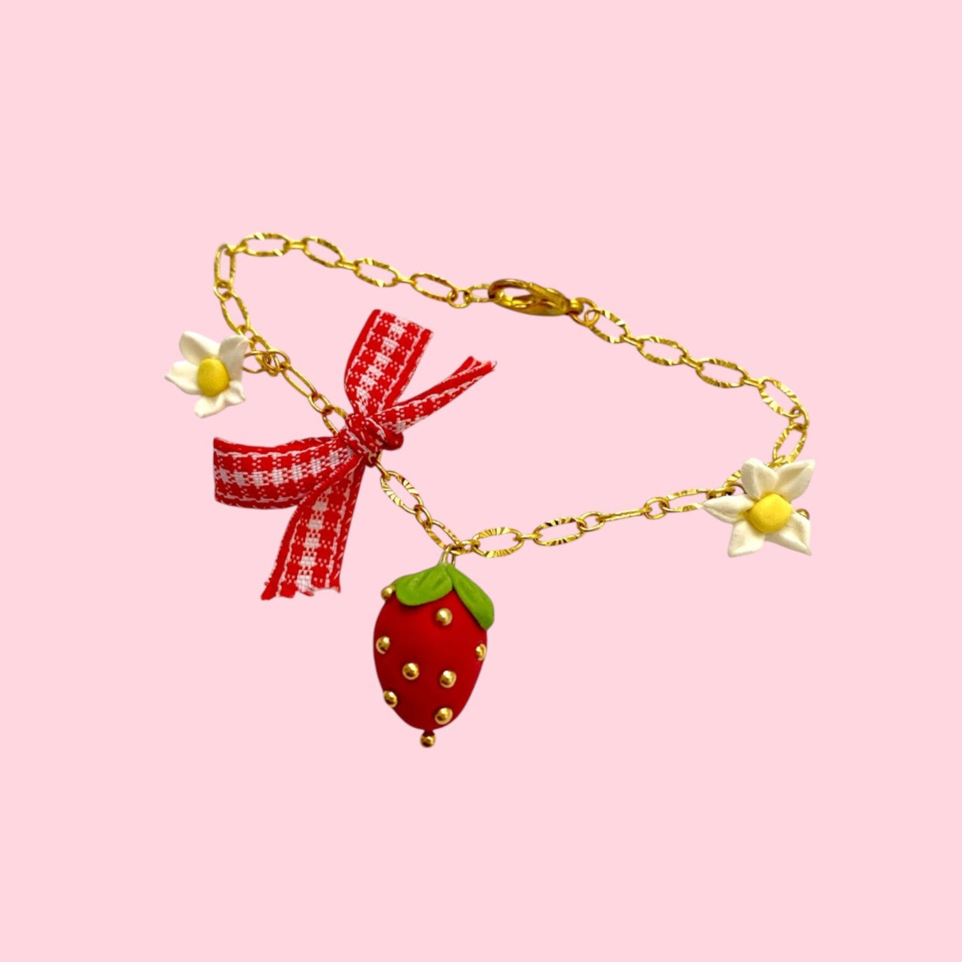 Brazalete con charm de fresa