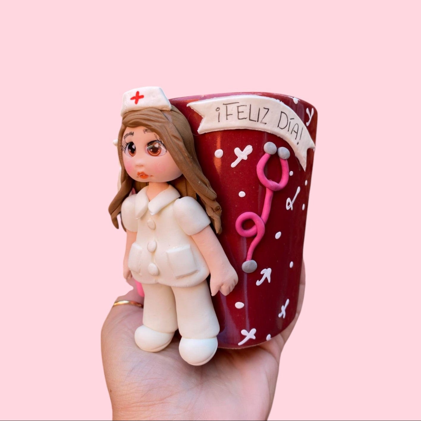 Taza enfermera uniforme blanco